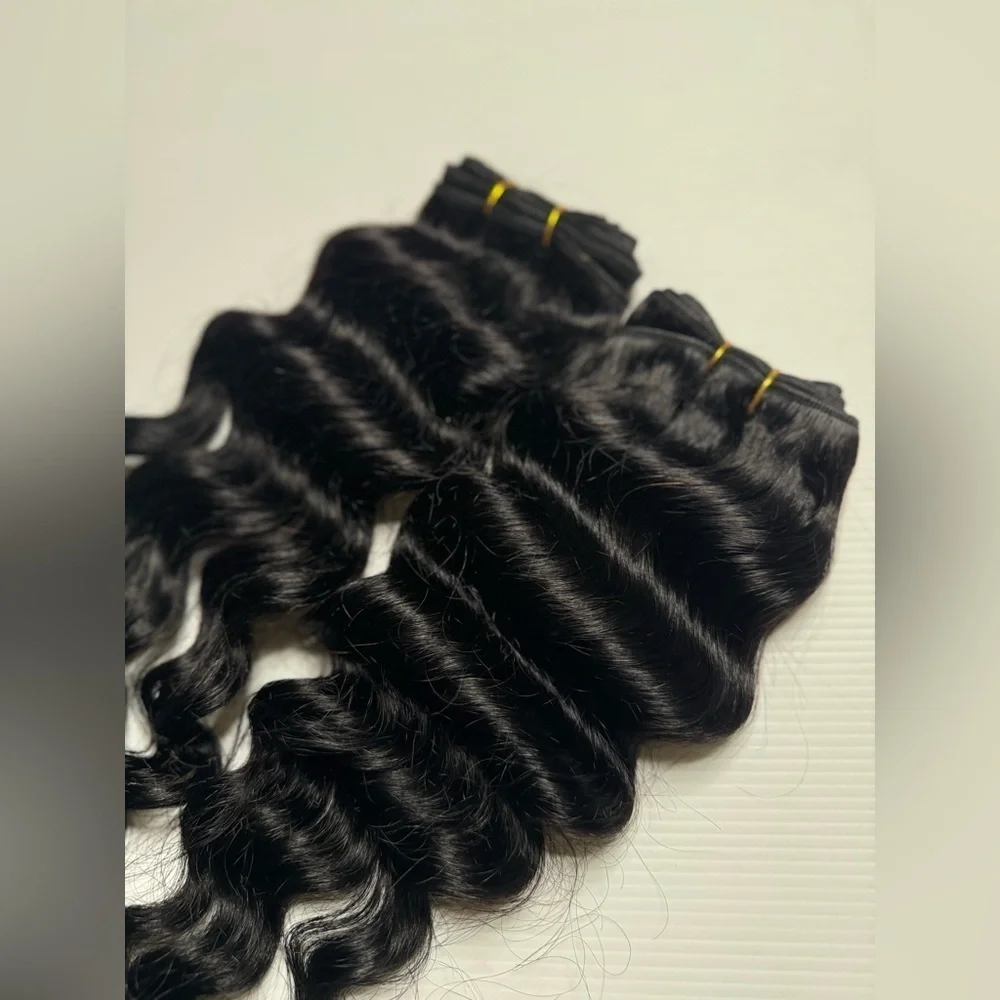 20 In 100% Human Hair Extensions  two  Bundles  Loose deep Black